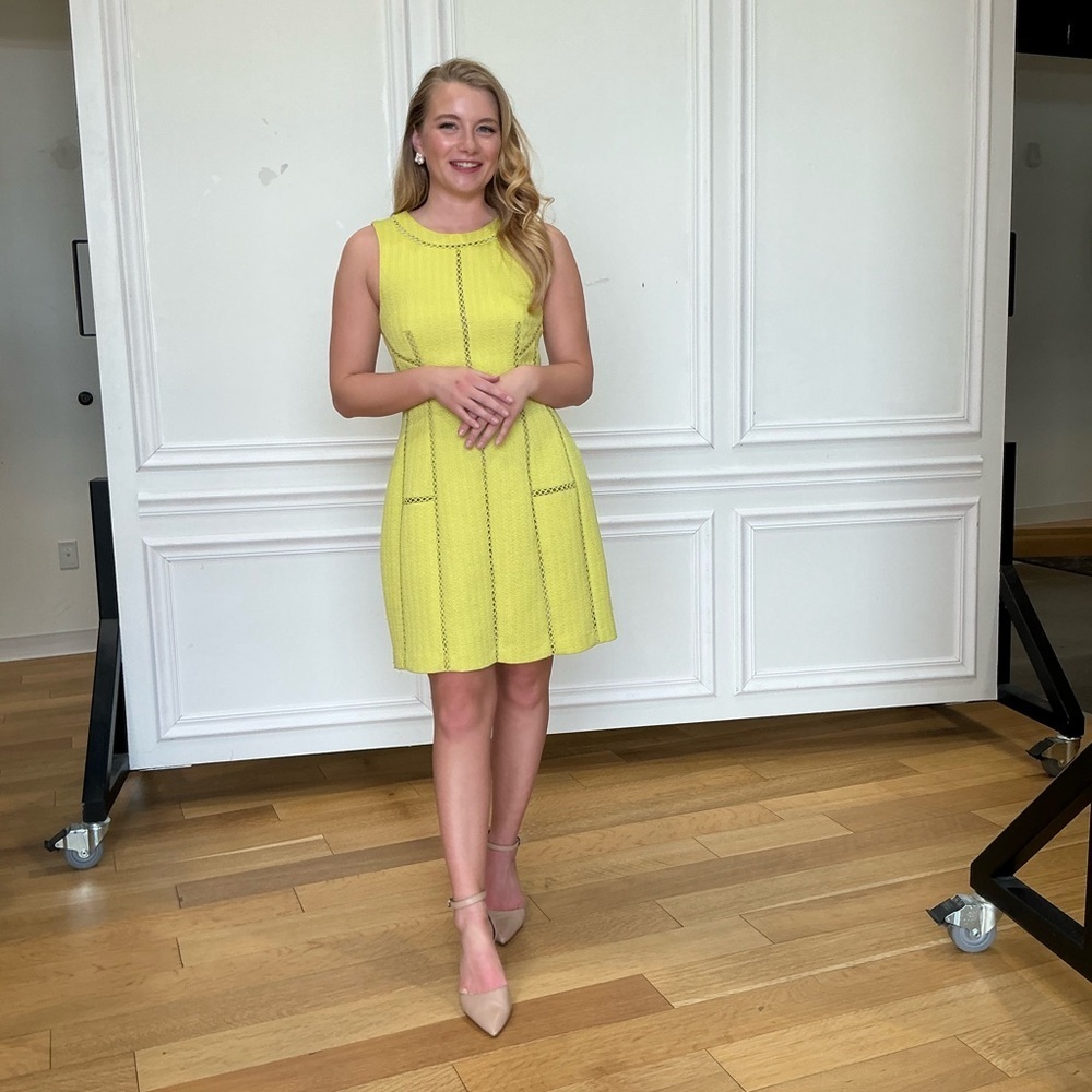 Elegant Yellow Lace Dress - Picture 2 of 6